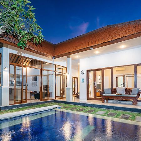 Mahayana Villa Batu Belig - Close To The Beach Canggu  Exterior photo