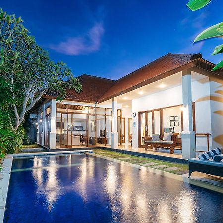 Mahayana Villa Batu Belig - Close To The Beach Canggu  Exterior photo