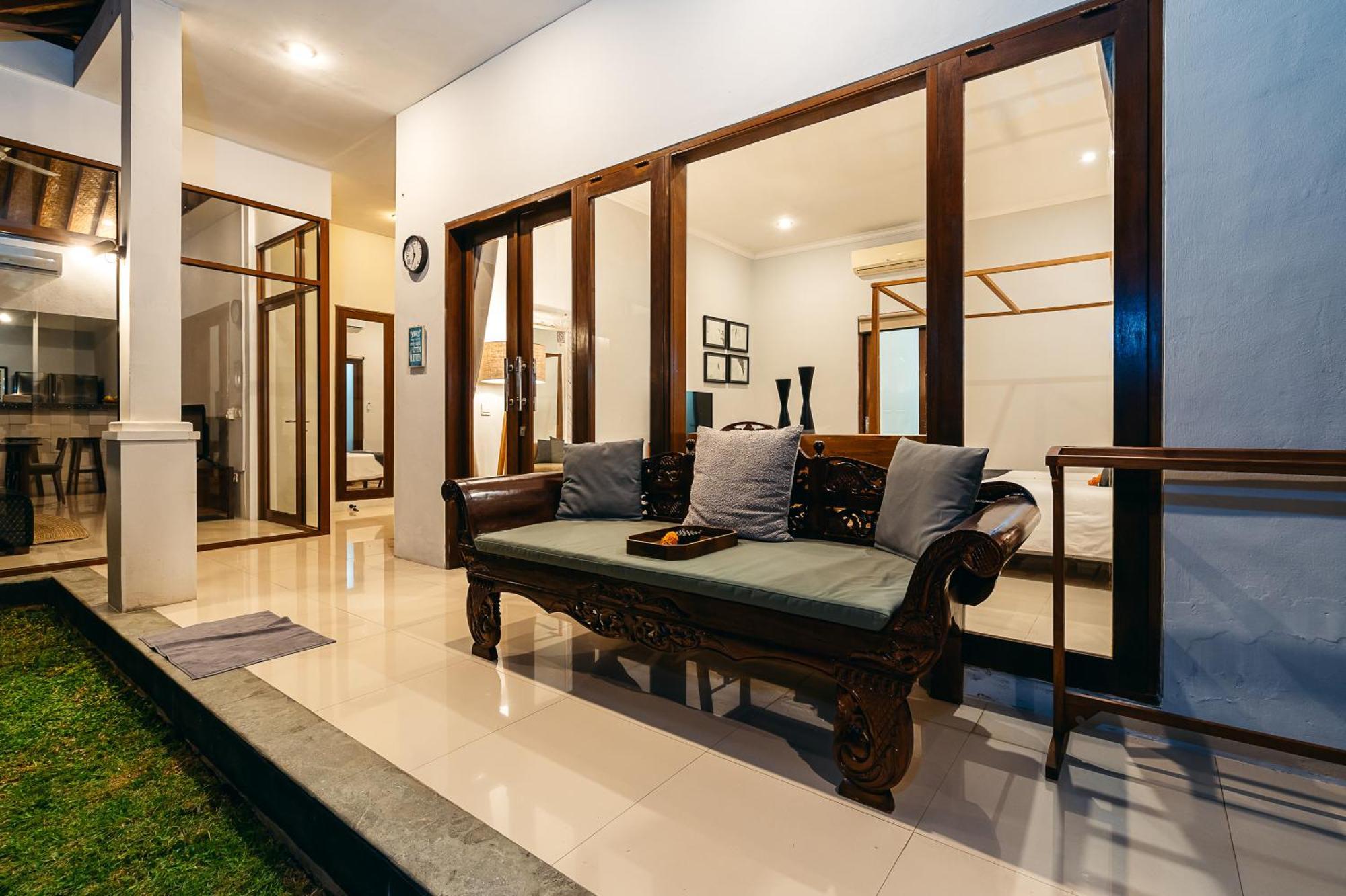Mahayana Villa Batu Belig - Close To The Beach Canggu  Exterior photo