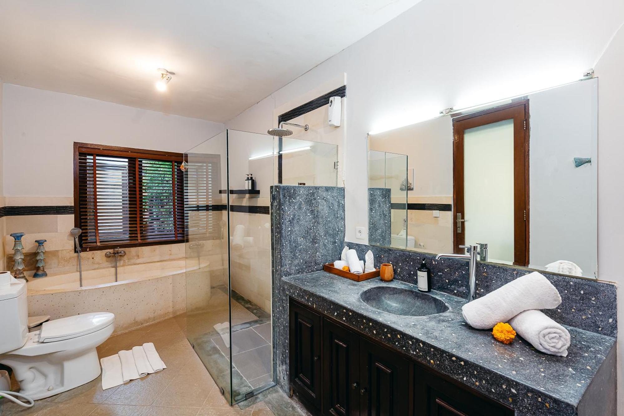 Mahayana Villa Batu Belig - Close To The Beach Canggu  Exterior photo