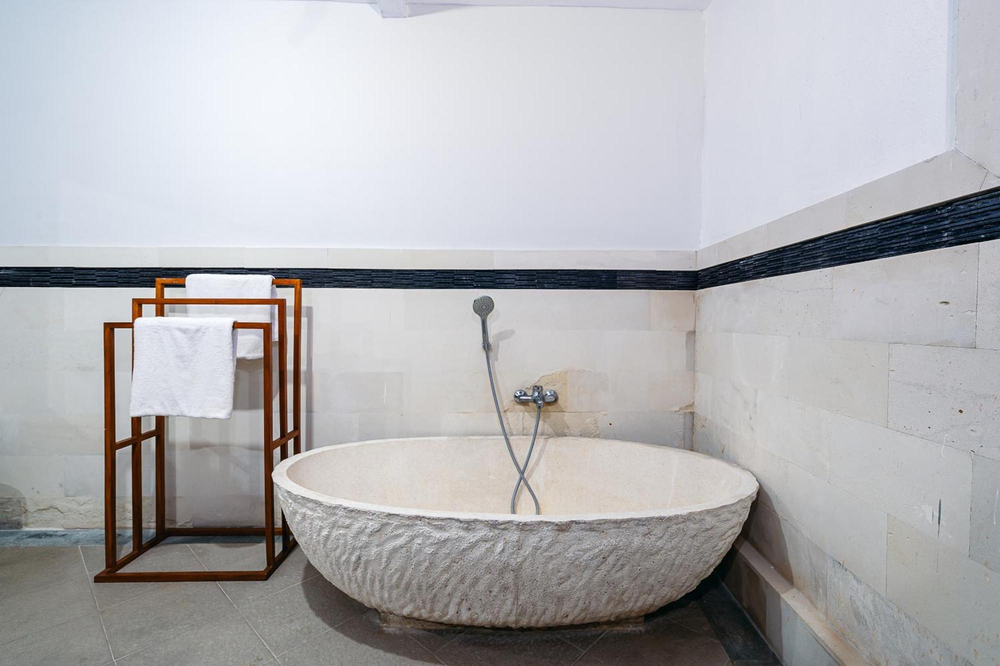 Mahayana Villa Batu Belig - Close To The Beach Canggu  Exterior photo